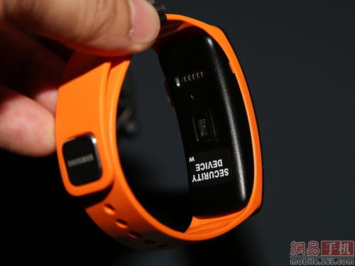 MWC 2014 三星Gear Fit智能手表圖賞，可穿戴設備制造的鮮活樣本